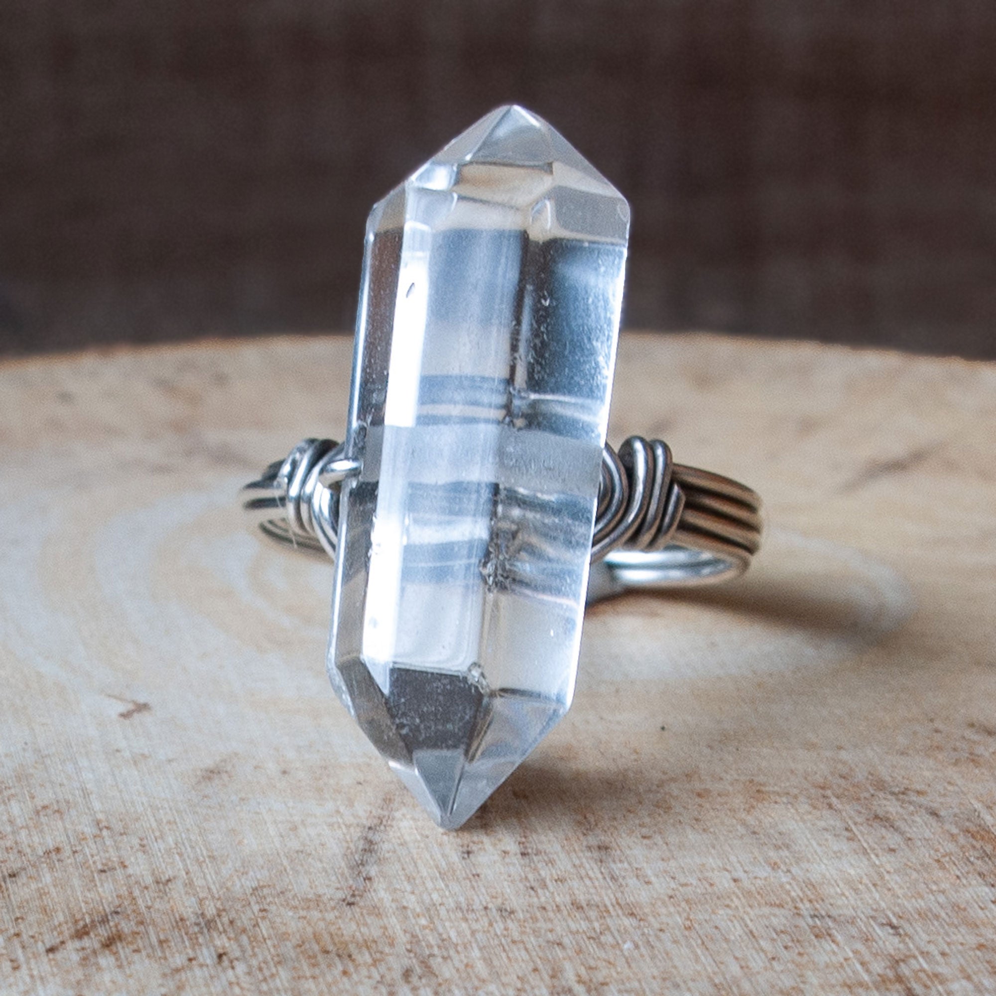 Quartz crystal fashion point ring