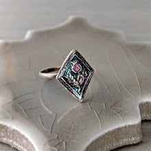 Load image into Gallery viewer, Fine Silver Pink Sapphire Thistle Ring