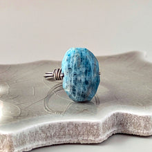Load image into Gallery viewer, Express Your Truth Talisman: Apatite Faceted Oval Nugget Ring
