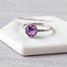 Load image into Gallery viewer, Sterling Silver Rose Cut Amethyst Vintage Crown Ring: Essential Gemstones
