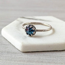 Load image into Gallery viewer, Sterling Silver Rose Cut Kyanite Vintage Crown Ring: Essential Gemstones
