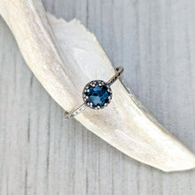 Load image into Gallery viewer, Sterling Silver Rose Cut Kyanite Vintage Crown Ring: Essential Gemstones
